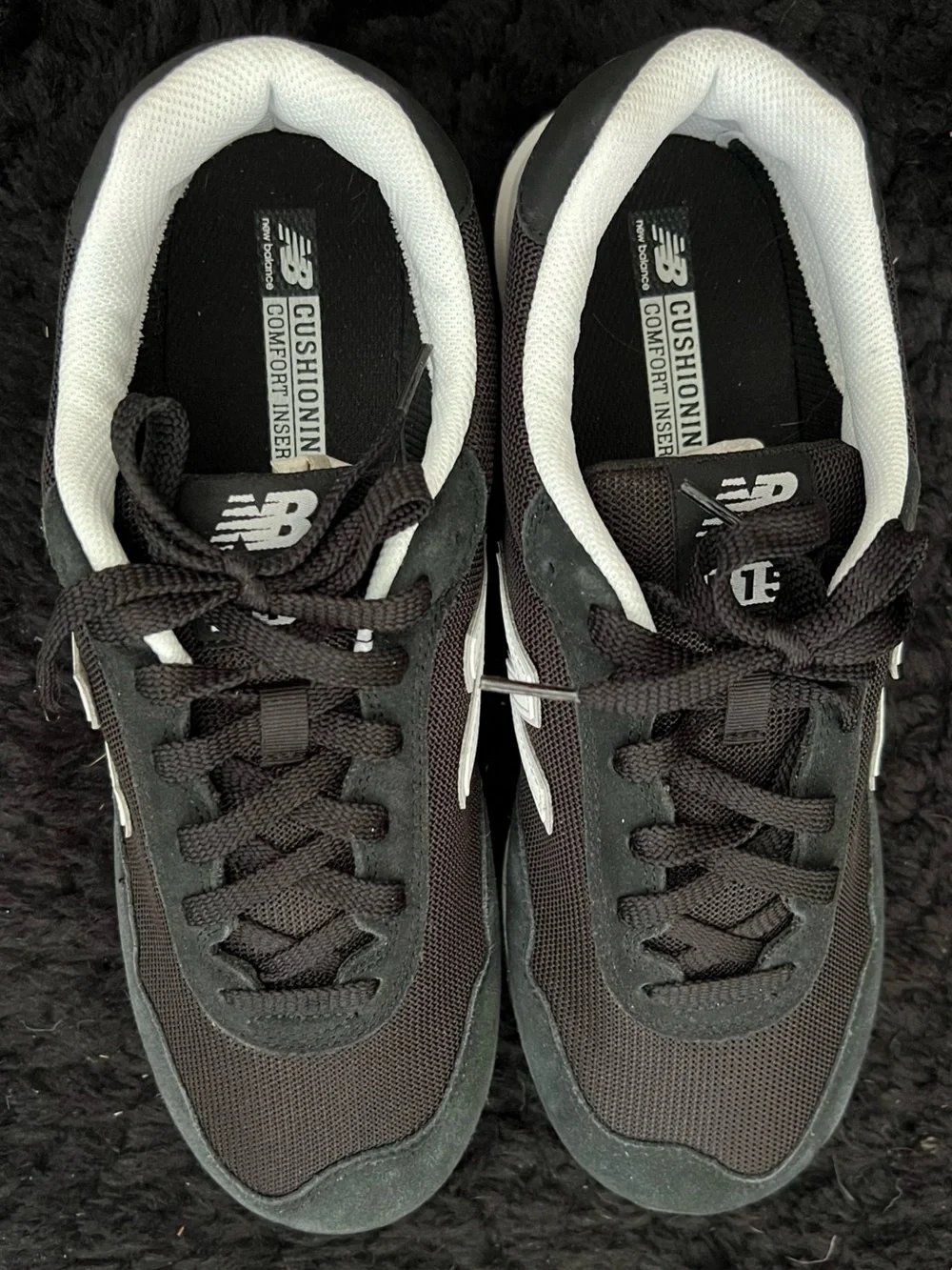New Balance Men’s Black & White Sneakers – Size 11.5